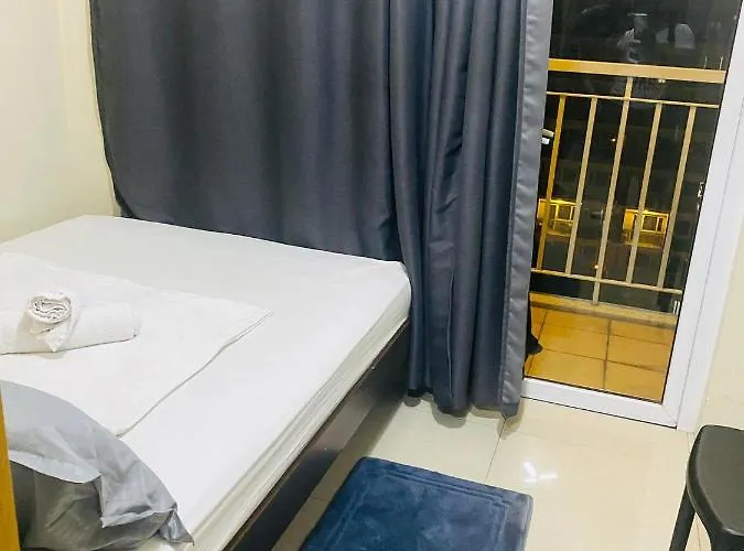 Shell C14 Near Mall Of - Airport Apartment