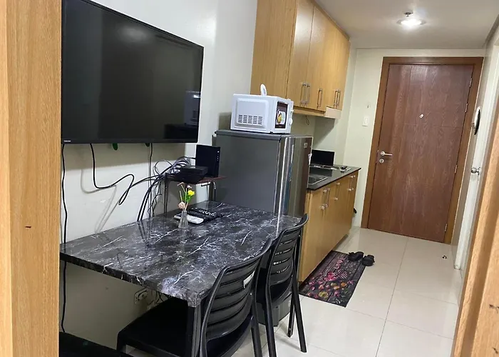 Shell C14 Near Mall Of - Airport Apartment *