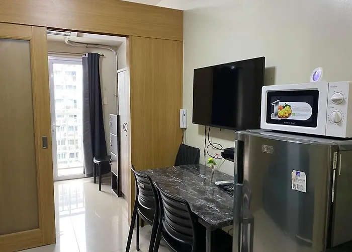 Shell C14 Near Mall Of - Airport Apartment *