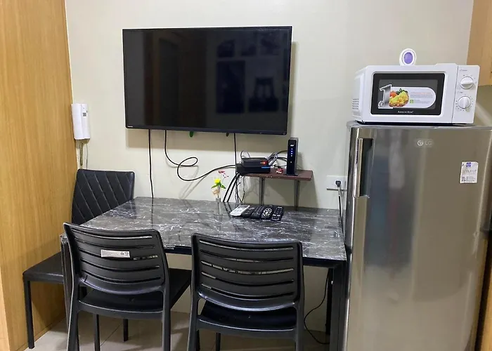 Shell C14 Near Mall Of - Airport Apartment *